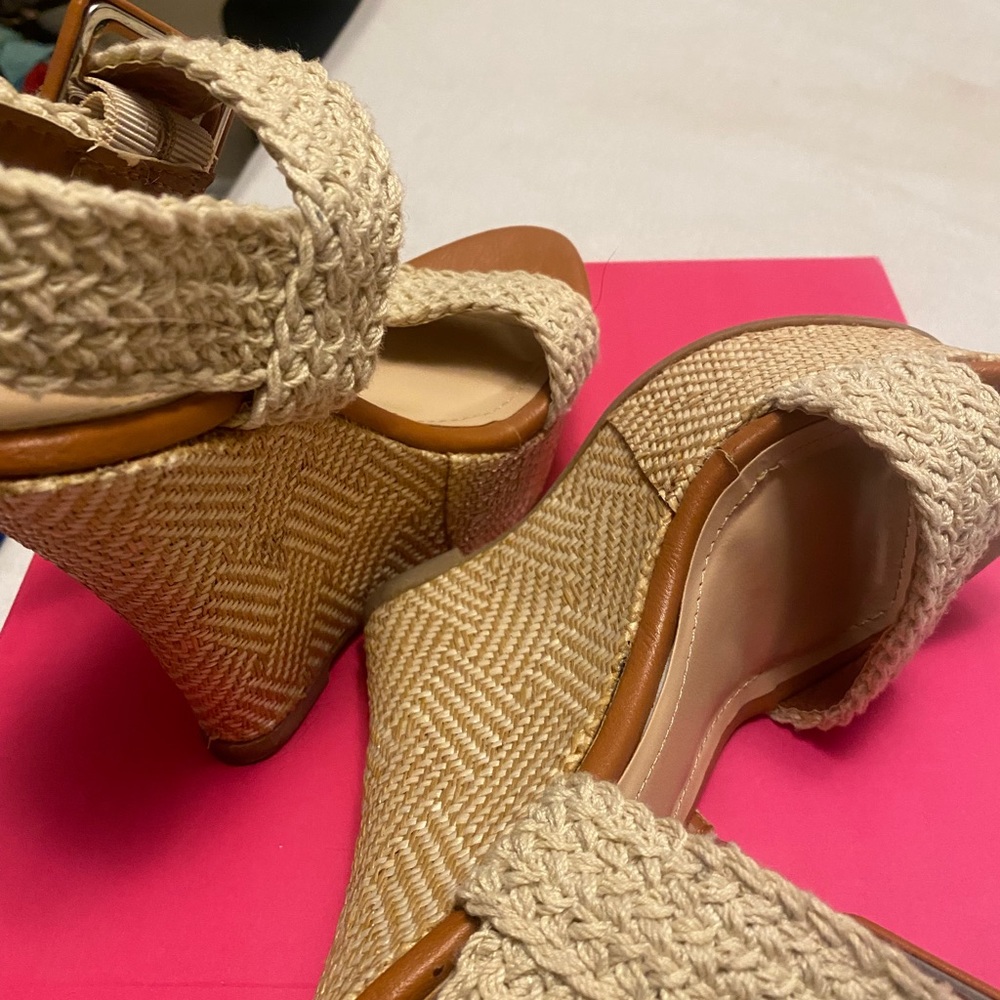 BEAUTIFUL PLATFORMS - Picture 5 of 5